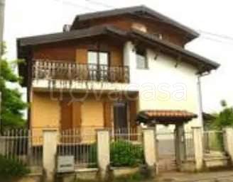 casa indipendente in vendita a Turate