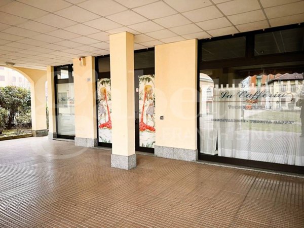 negozio in vendita a Turate