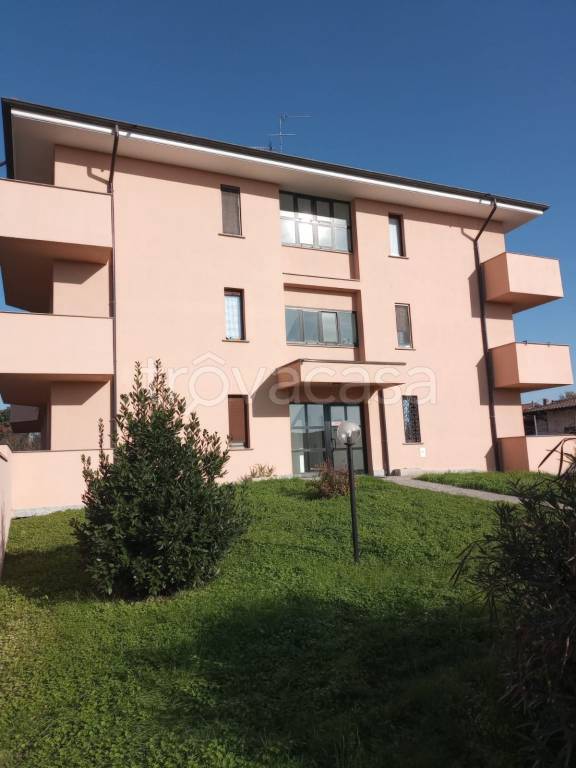 appartamento in vendita a Turate in zona Fagnana