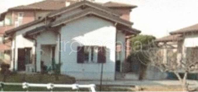 casa indipendente in vendita a Turate