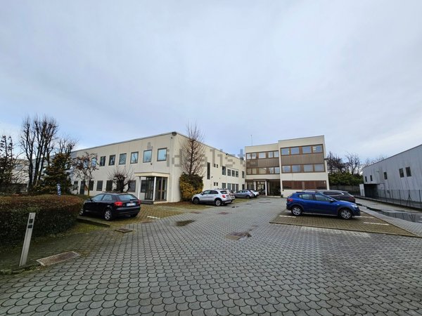 ufficio in vendita a Turate