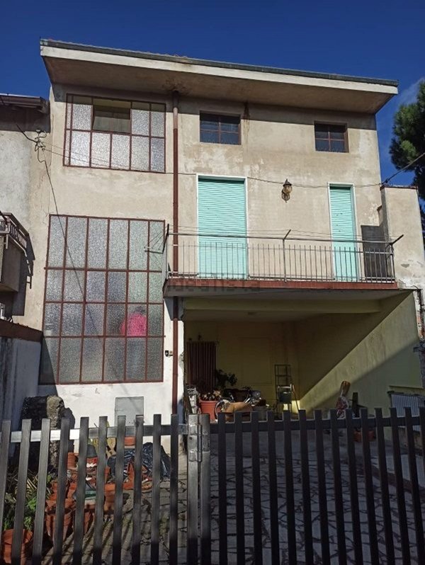 casa indipendente in vendita a Turate