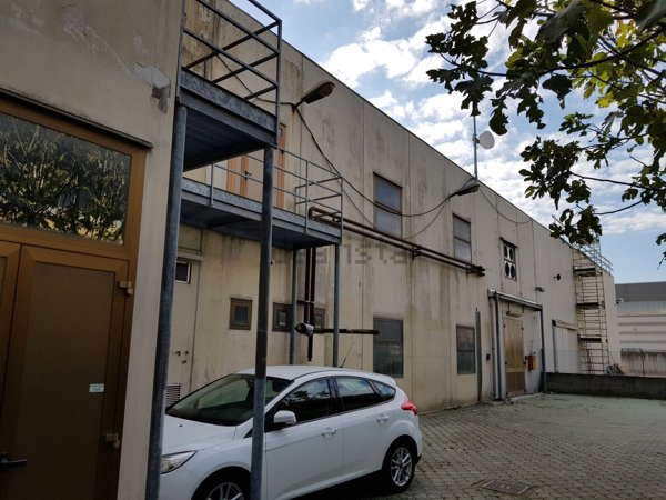 intera palazzina in vendita a Turate