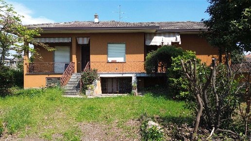 casa indipendente in vendita a Turate