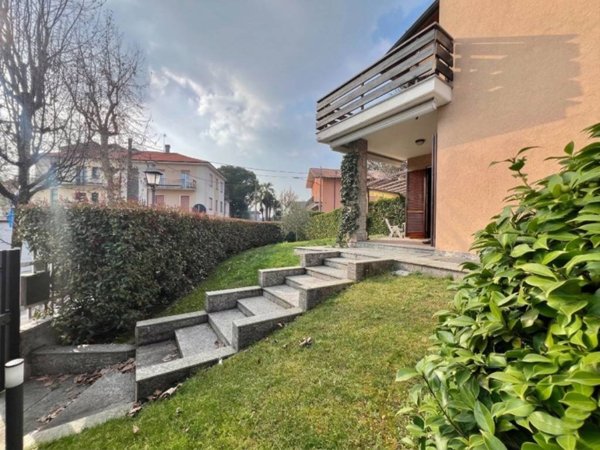 casa indipendente in vendita a Turate