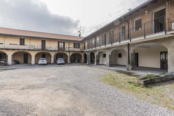 appartamento in vendita a Turate in zona Mascazza