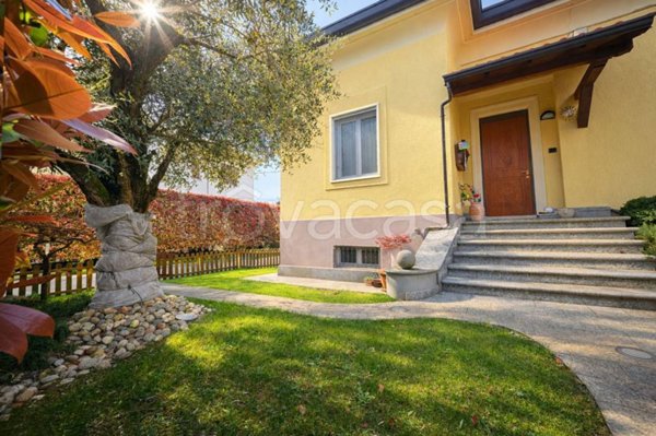 casa indipendente in vendita a Turate