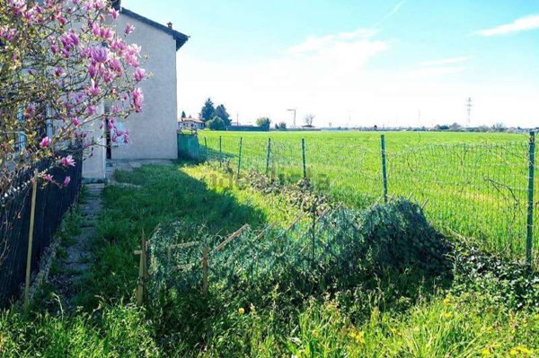 appartamento in vendita a Turate in zona Piatti