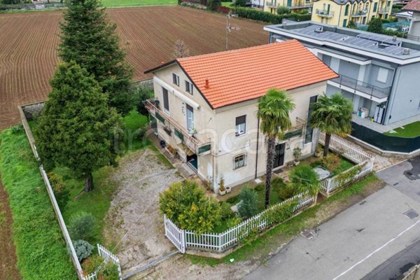 casa indipendente in vendita a Turate