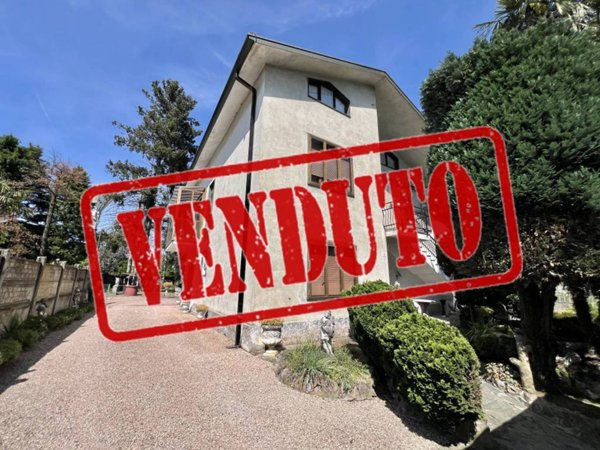 casa indipendente in vendita a Turate in zona Santa Maria