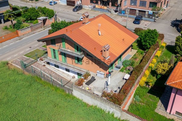 casa indipendente in vendita a Turate