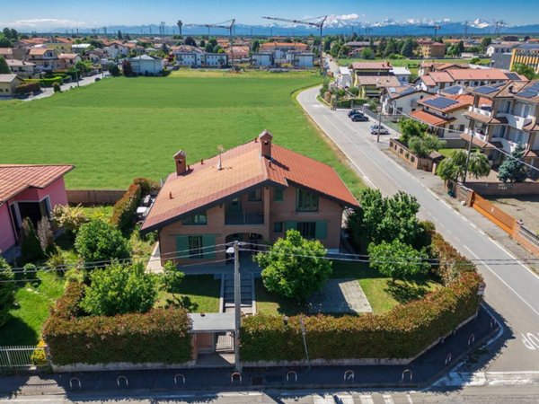 casa indipendente in vendita a Turate