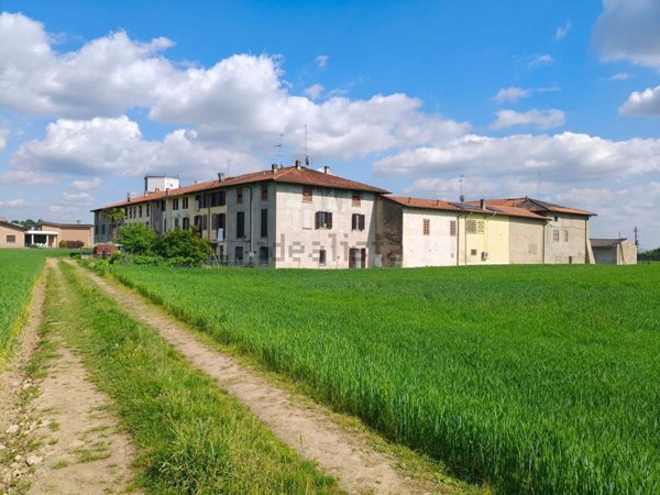 appartamento in vendita a Turate in zona Piatti