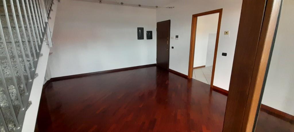 appartamento in vendita a Turate in zona Santa Maria