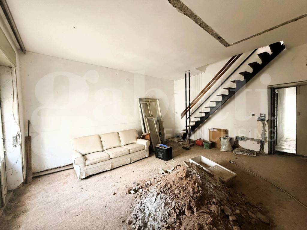 casa indipendente in vendita a Turate in zona Santa Maria
