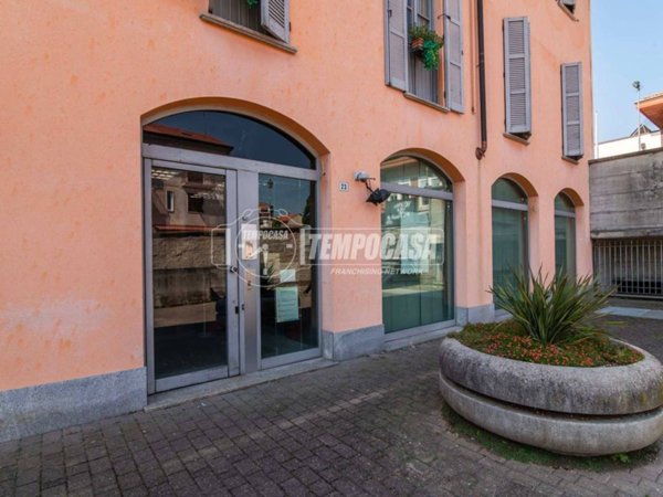 negozio in vendita a Turate in zona Santa Maria