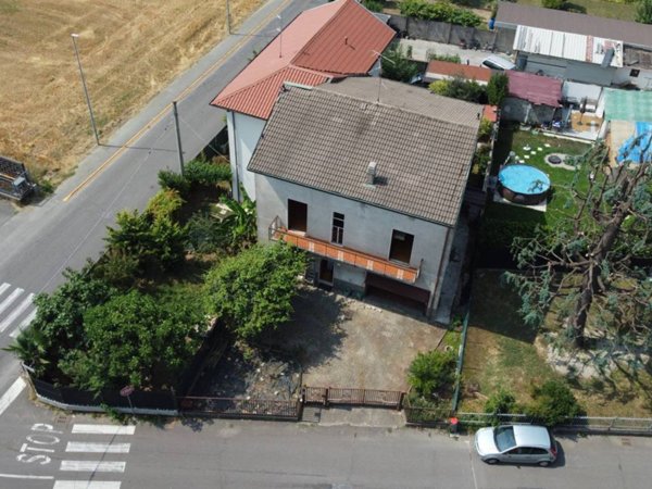casa indipendente in vendita a Turate in zona Fagnana