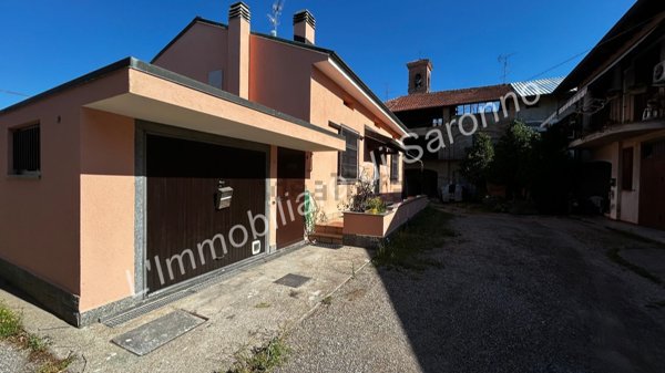 casa indipendente in vendita a Turate in zona Santa Maria