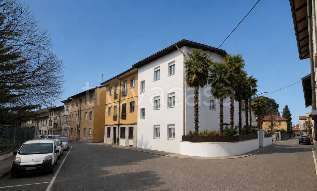 appartamento in vendita a Turate in zona Santa Maria