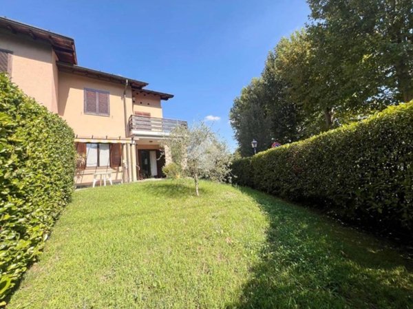 casa indipendente in vendita a Turate in zona Santa Maria
