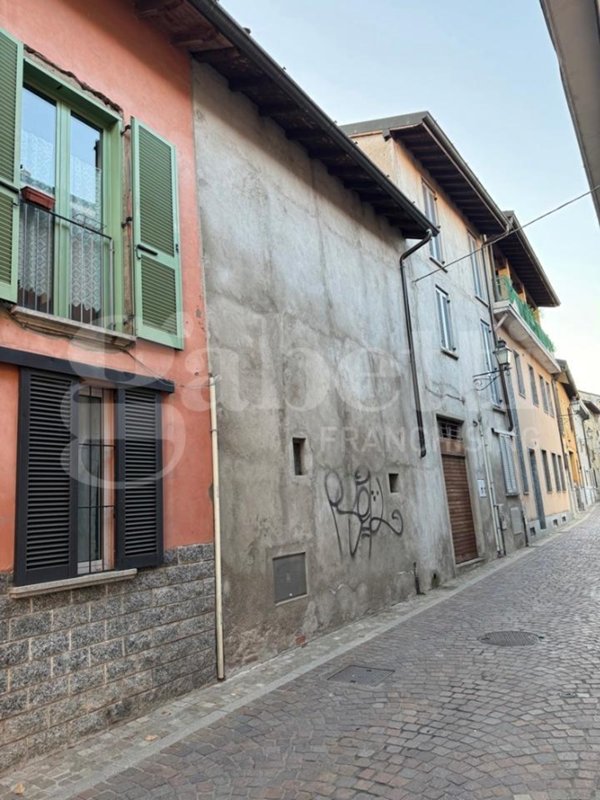 appartamento in vendita a Turate in zona Santa Maria