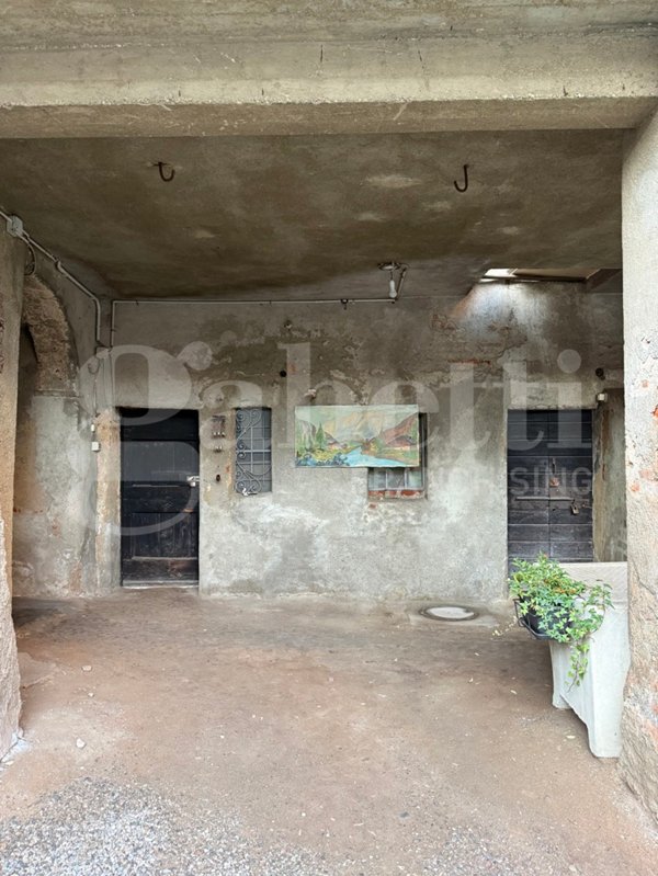 casa indipendente in vendita a Turate in zona Santa Maria