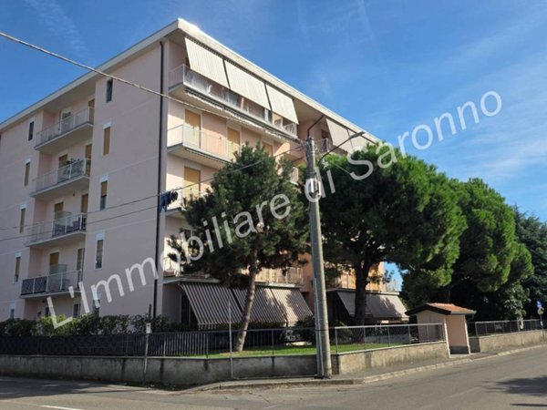 appartamento in vendita a Turate in zona Santa Maria