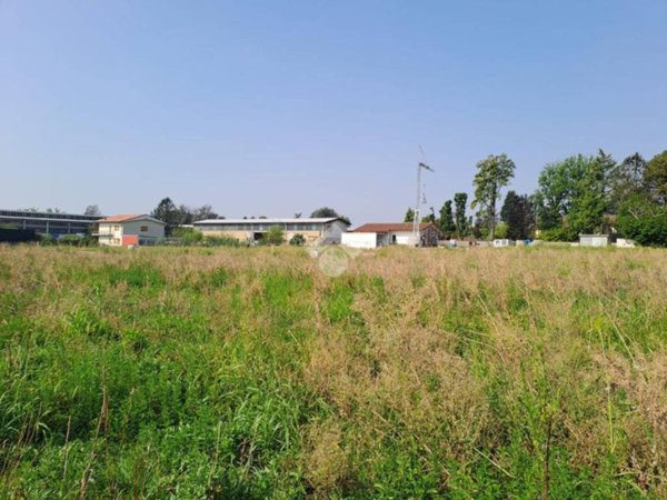 terreno in vendita a Turate in zona Santa Maria
