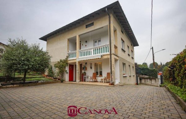 casa indipendente in vendita ad Uggiate-Trevano