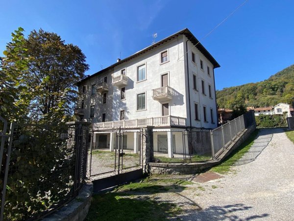 appartamento in vendita a Valbrona in zona Visino