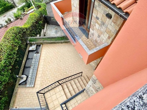 casa indipendente in vendita a Valbrona
