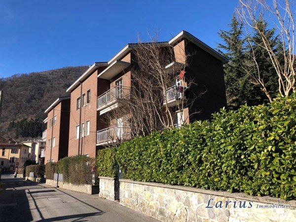 appartamento in vendita a Valbrona in zona Osigo