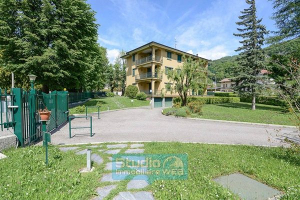 appartamento in vendita a Valbrona in zona Osigo