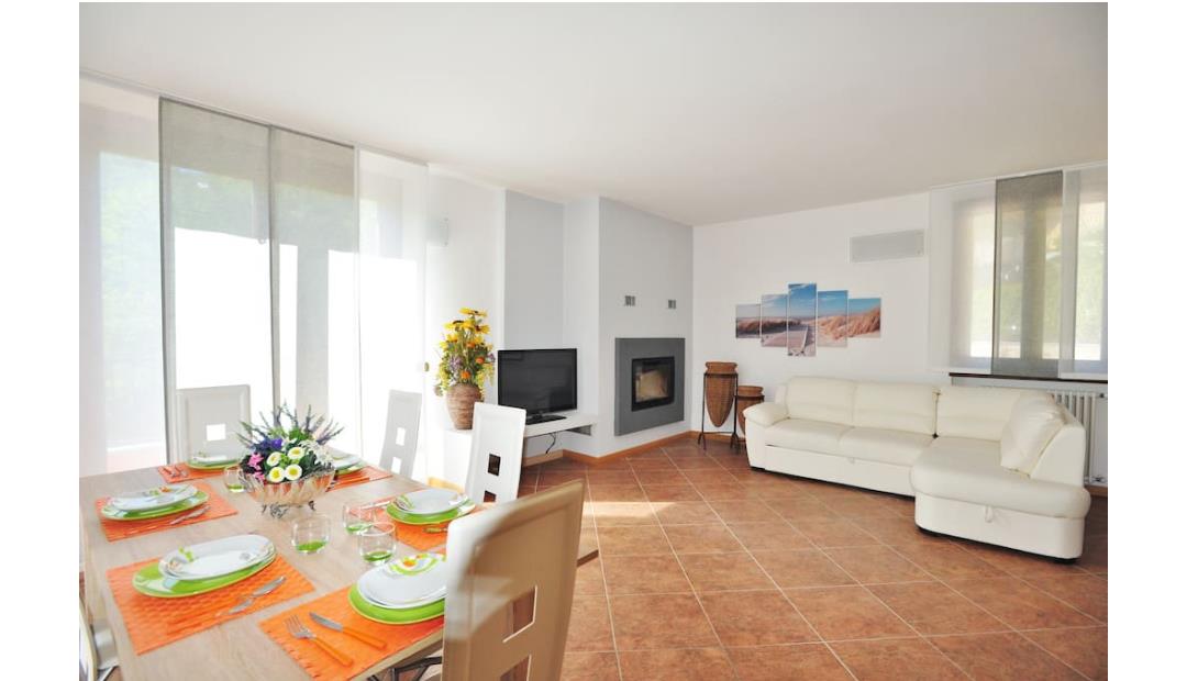 casa indipendente in vendita a Valbrona