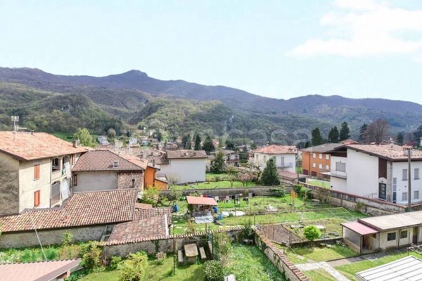 appartamento in vendita a Valbrona in zona Osigo