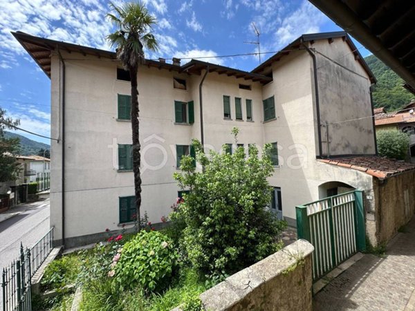 casa indipendente in vendita a Valbrona in zona Osigo