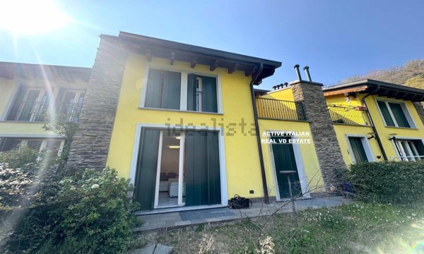 casa indipendente in vendita a Valbrona