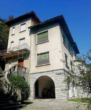 casa indipendente in vendita a Valbrona in zona Visino
