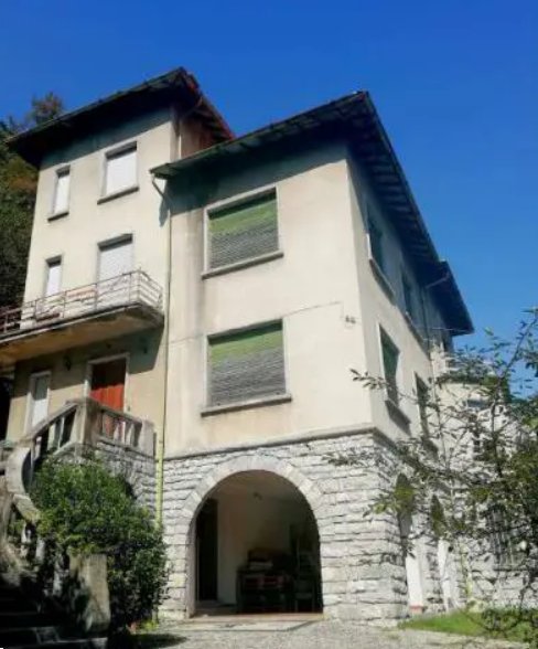 casa indipendente in vendita a Valbrona in zona Visino