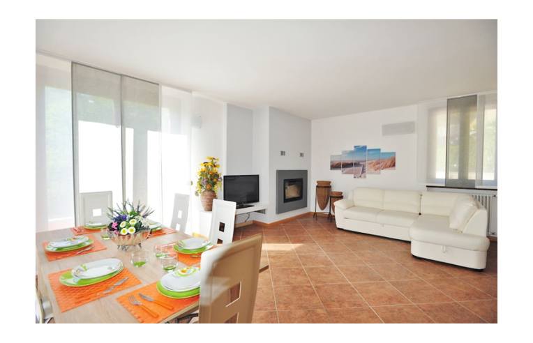 casa indipendente in vendita a Valbrona