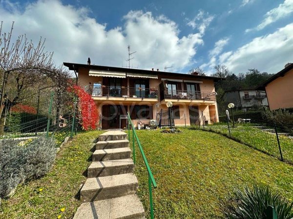 appartamento in vendita a Valbrona in zona Osigo