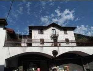 appartamento in vendita a Valbrona in zona Osigo