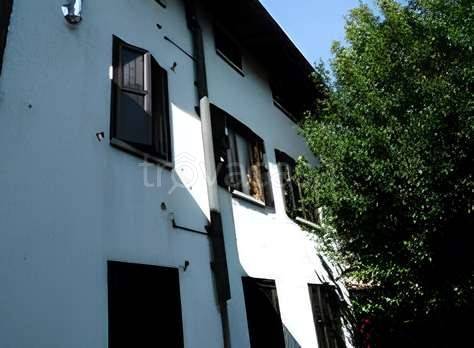 appartamento in vendita a Valbrona in zona Osigo
