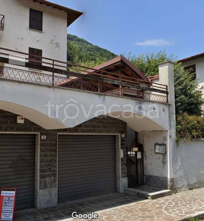 appartamento in vendita a Valbrona in zona Osigo