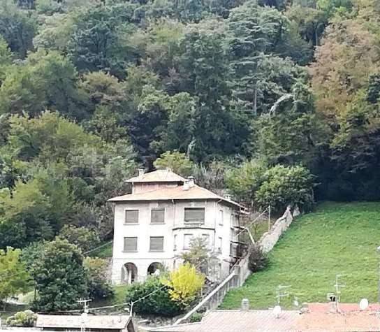 casa indipendente in vendita a Valbrona in zona Visino