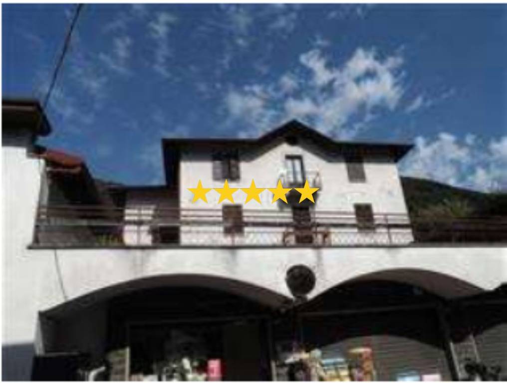 appartamento in vendita a Valbrona in zona Osigo