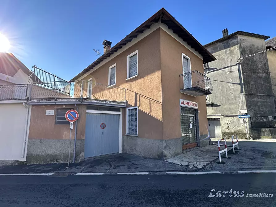 casa semindipendente in vendita a Valbrona in zona Osigo