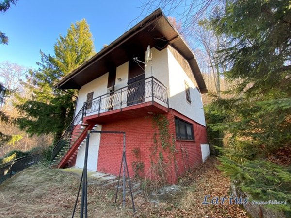 casa indipendente in vendita a Valbrona