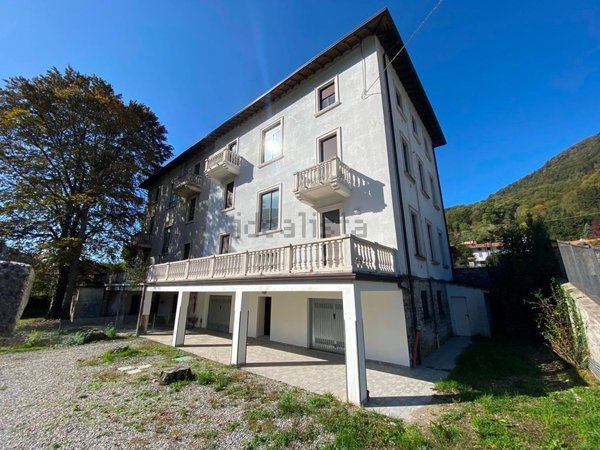 appartamento in vendita a Valbrona in zona Visino