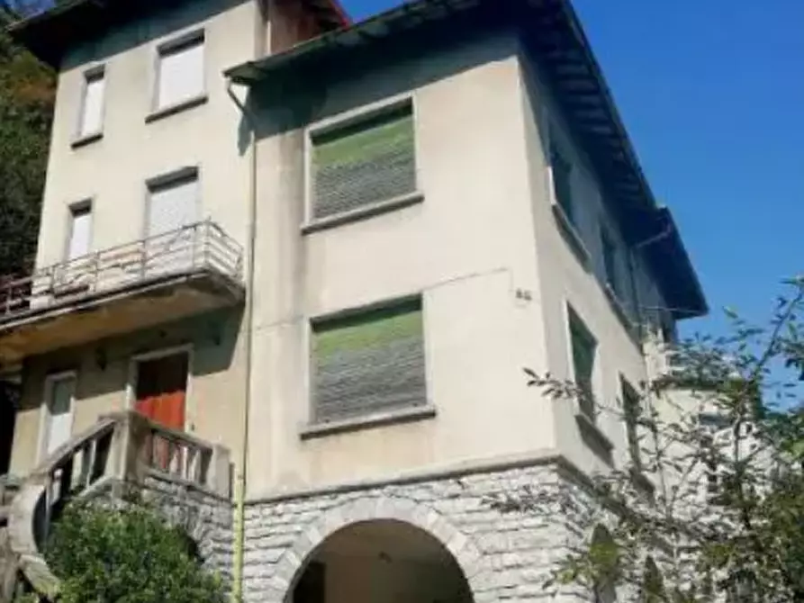casa indipendente in vendita a Valbrona in zona Visino